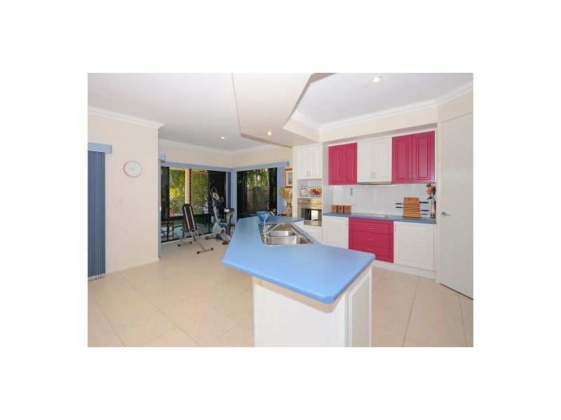 16 Harrison Circuit, Urangan QLD 4655