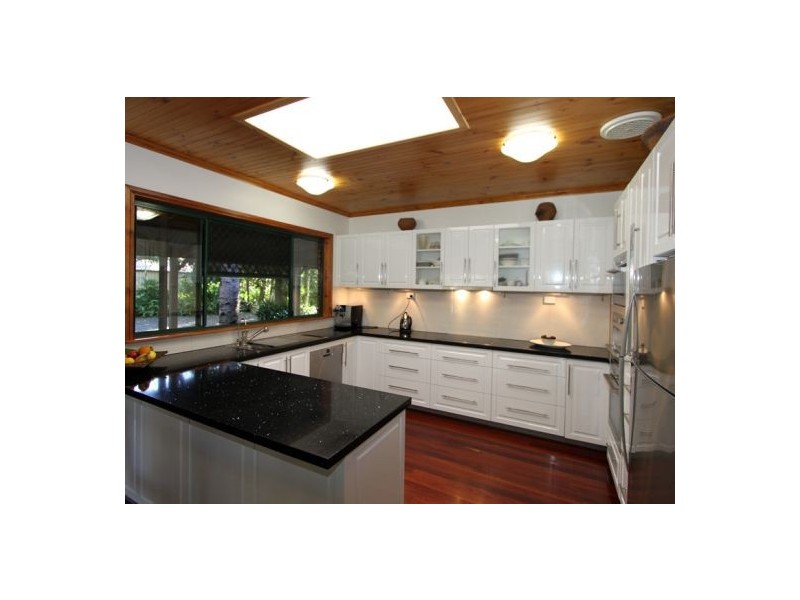 14 Flora Court, Dundowran Beach QLD 4655