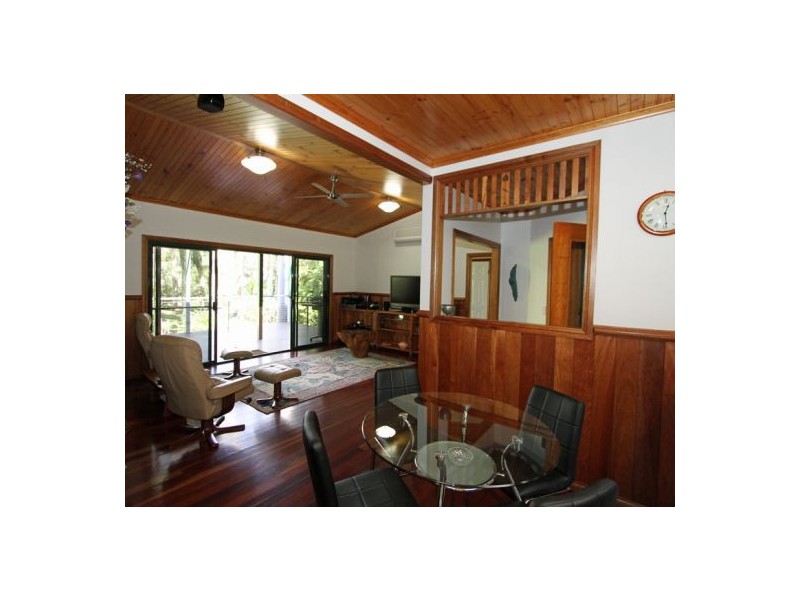 14 Flora Court, Dundowran Beach QLD 4655