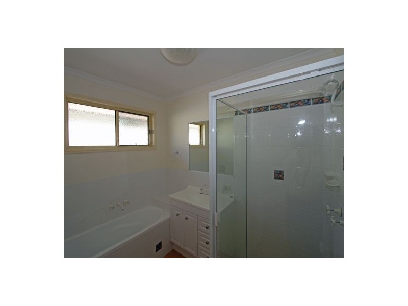 77 Ladbroke Cres, Urangan QLD 4655