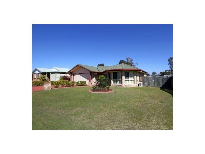 77 Ladbroke Cres, Urangan QLD 4655