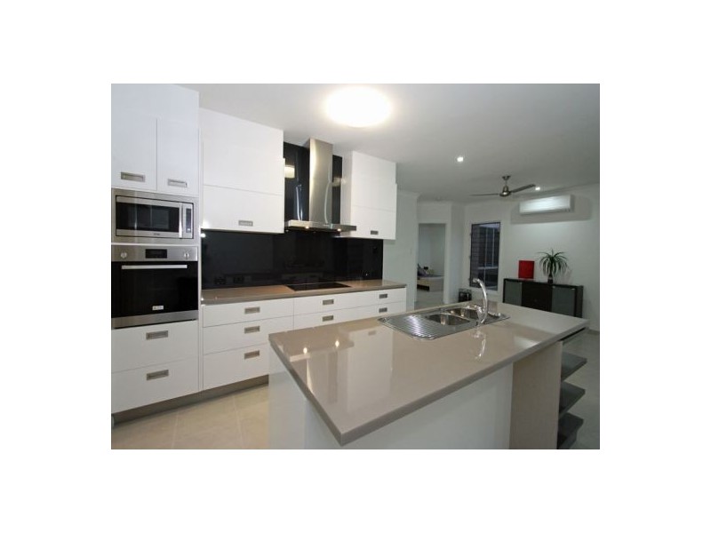 7 Morgan Circuit, Urraween QLD 4655