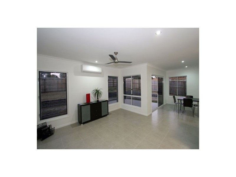 7 Morgan Circuit, Urraween QLD 4655