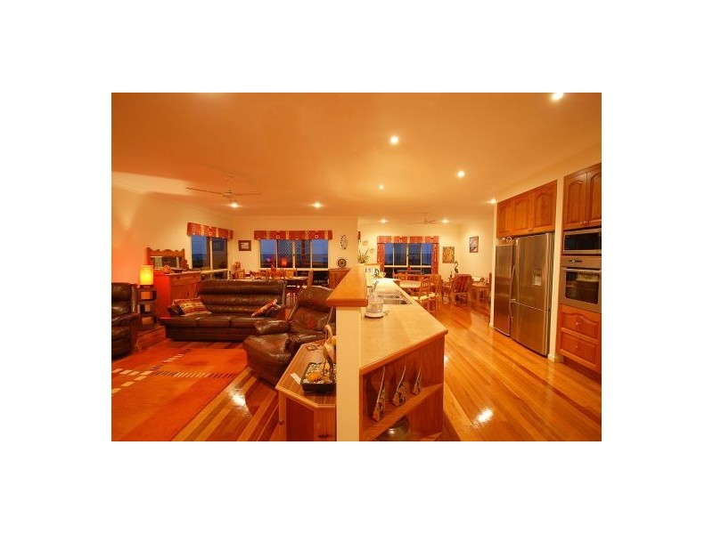 9 Cove Boulevard, River Heads QLD 4655