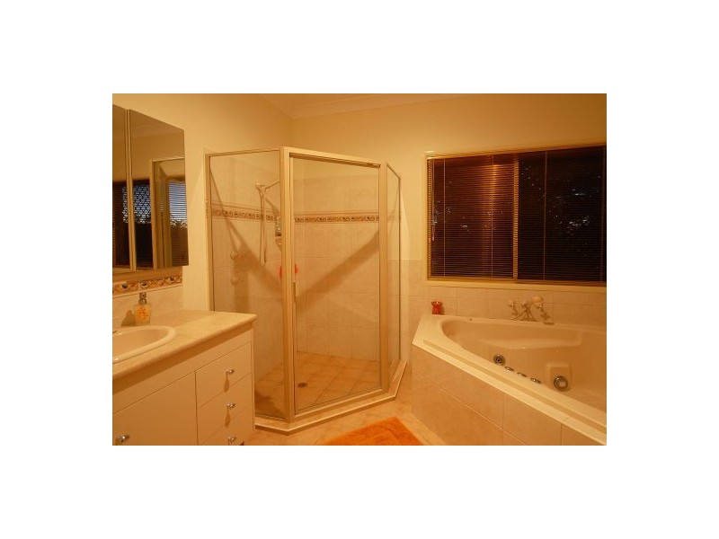 9 Cove Boulevard, River Heads QLD 4655