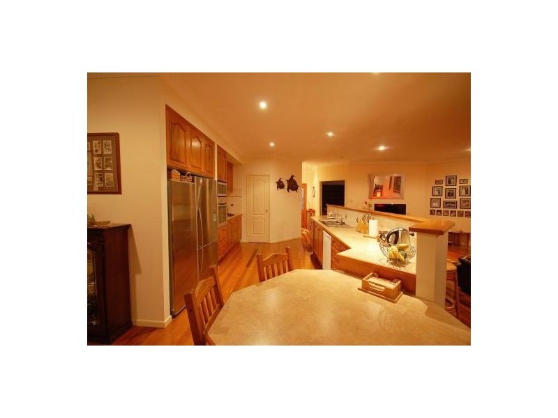 9 Cove Boulevard, River Heads QLD 4655