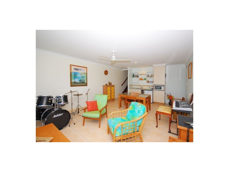 9 Cove Boulevard, River Heads QLD 4655