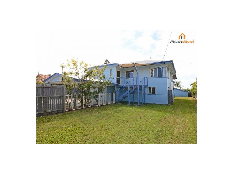 34 Edward St, Urangan QLD 4655