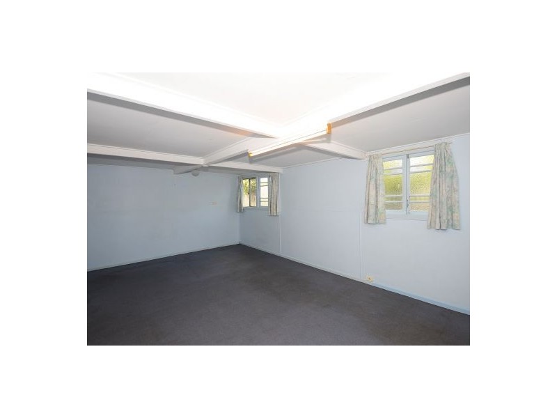 34 Edward St, Urangan QLD 4655