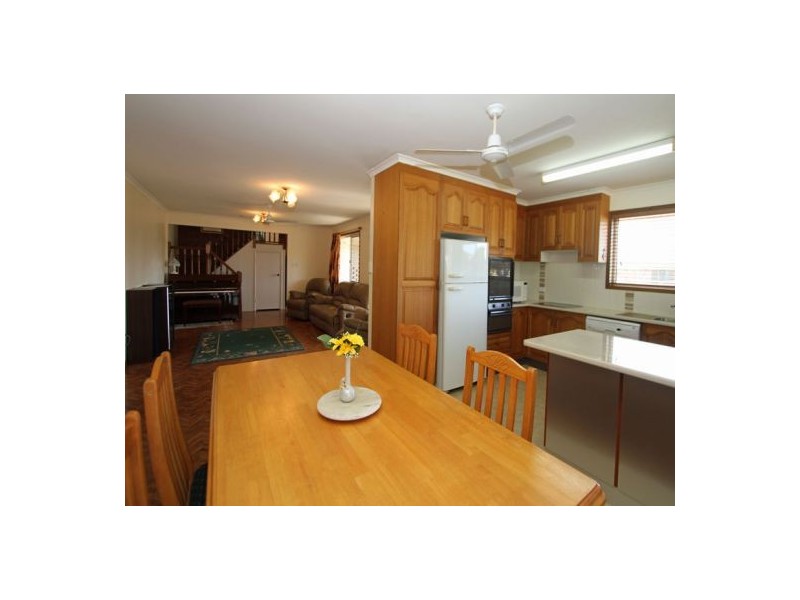 41 Helsham St, Point Vernon QLD 4655