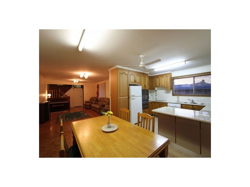 41 Helsham St, Point Vernon QLD 4655