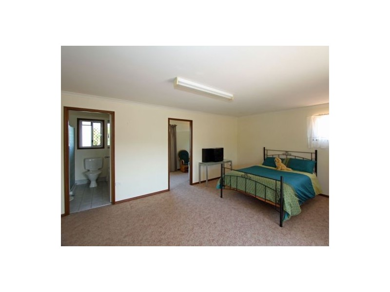 41 Helsham St, Point Vernon QLD 4655