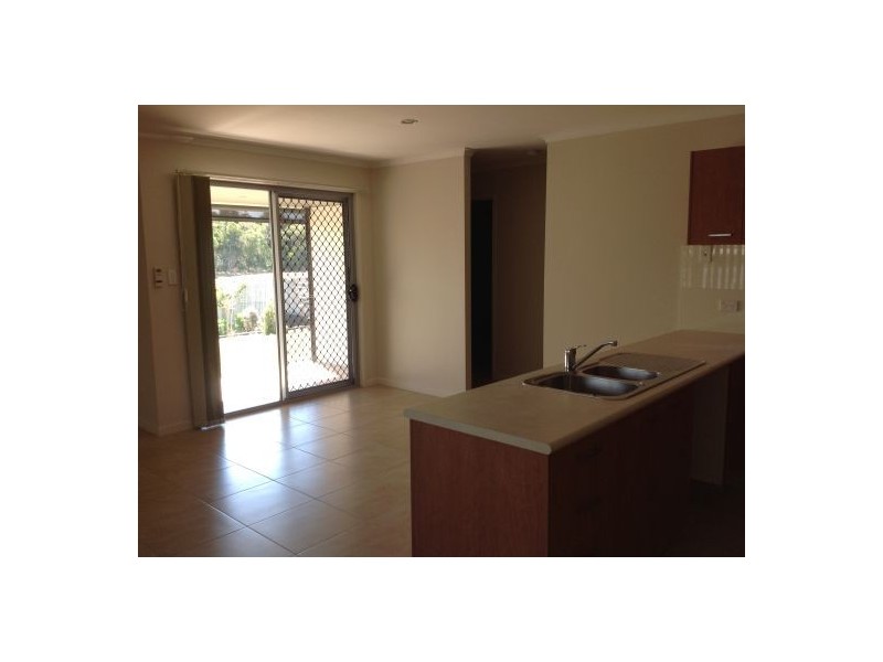 2/62 St Joseph Drive, Urraween QLD 4655