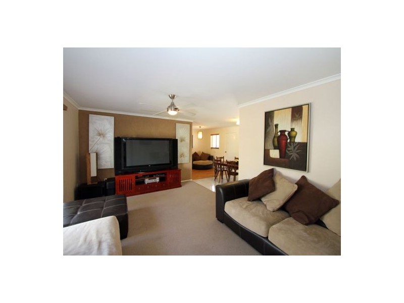 8 Andrea Court, Kawungan QLD 4655