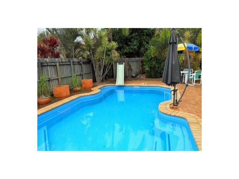 8 Andrea Court, Kawungan QLD 4655