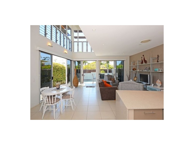 4/8 Hervey Street, Scarness QLD 4655