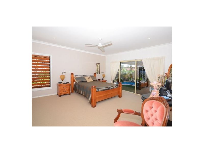 14 Jonwest Close, Torquay QLD 4655