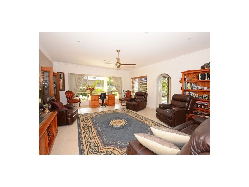 14 Jonwest Close, Torquay QLD 4655