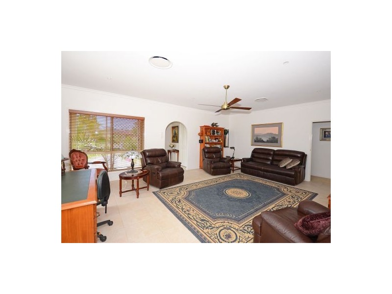 14 Jonwest Close, Torquay QLD 4655