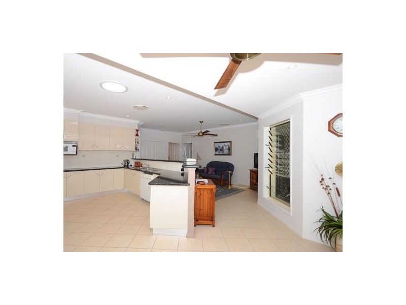 14 Jonwest Close, Torquay QLD 4655