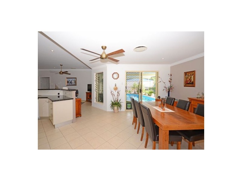 14 Jonwest Close, Torquay QLD 4655