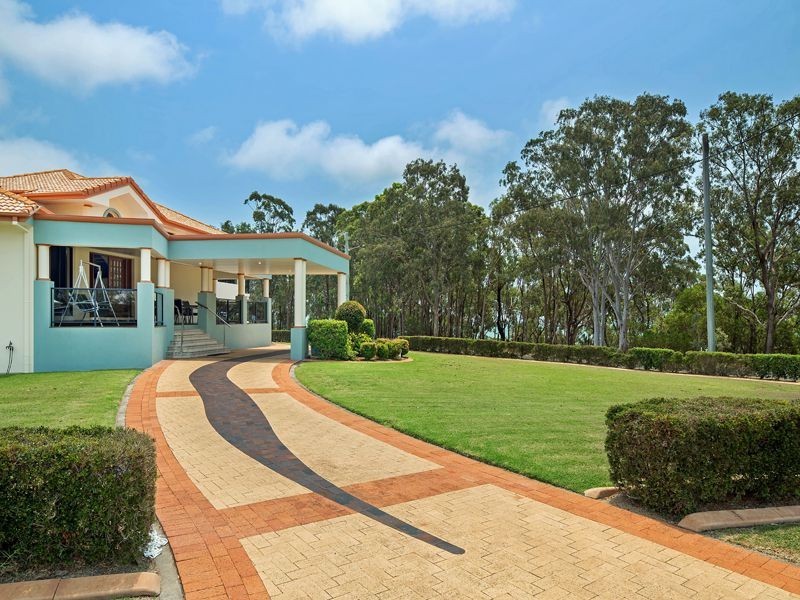 43 Esplanade, Point Vernon QLD 4655