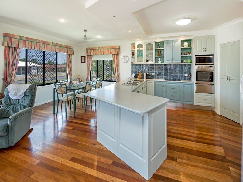 43 Esplanade, Point Vernon QLD 4655