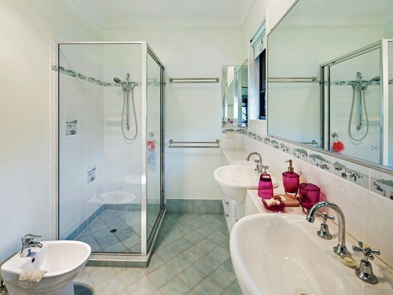 43 Esplanade, Point Vernon QLD 4655