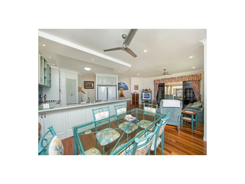 43 Esplanade, Point Vernon QLD 4655