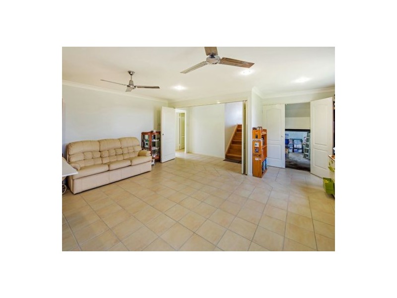 43 Esplanade, Point Vernon QLD 4655