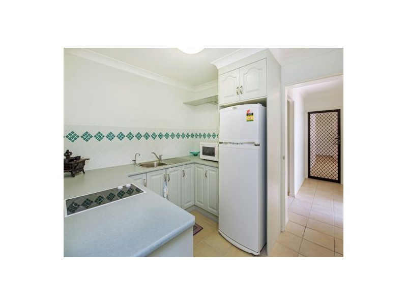 43 Esplanade, Point Vernon QLD 4655