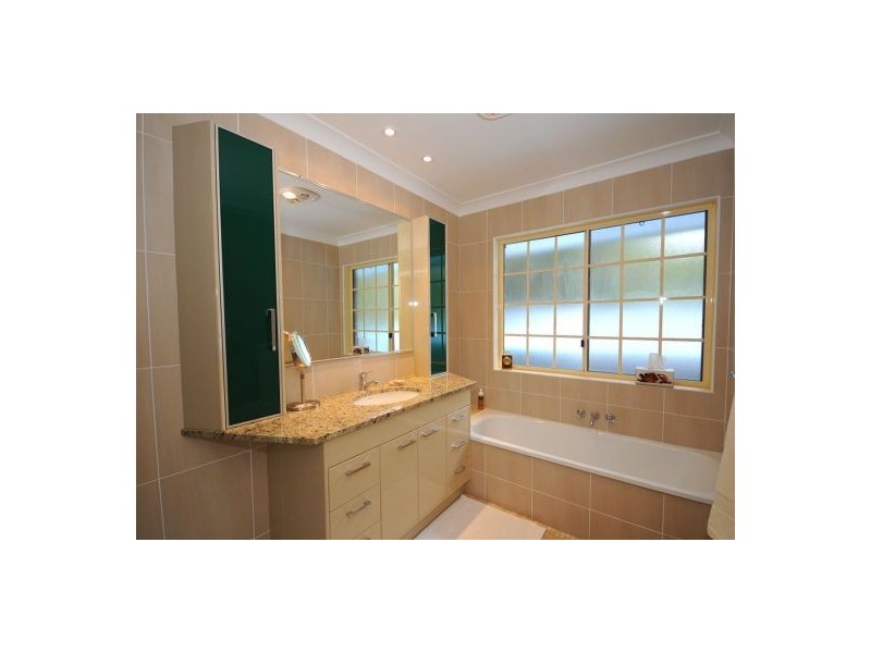 10 Flora Court, Dundowran Beach QLD 4655