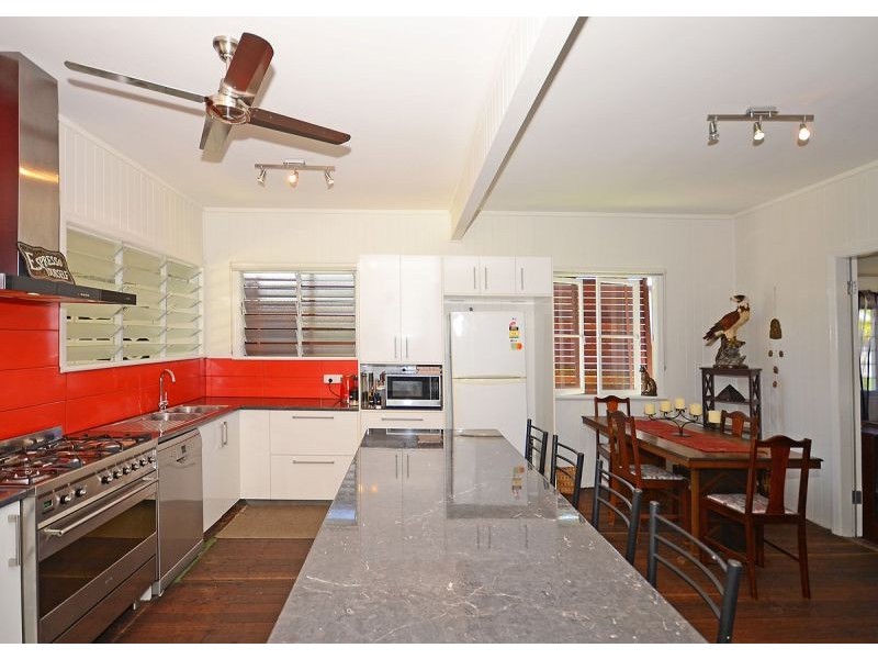 75 Dayman Street, Urangan QLD 4655