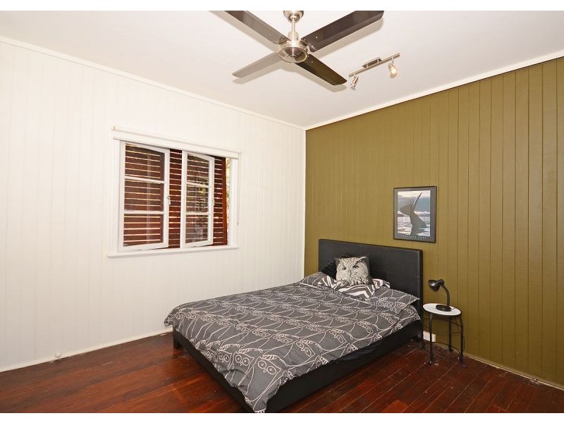 75 Dayman Street, Urangan QLD 4655