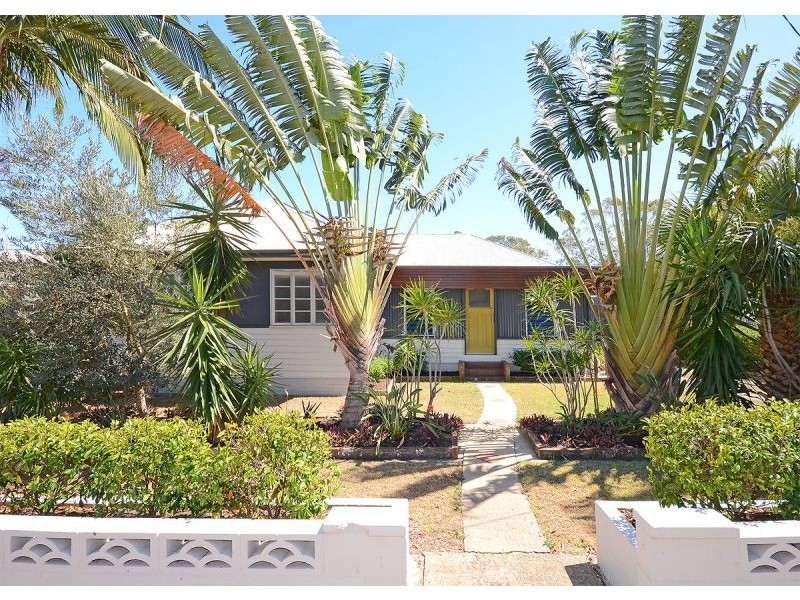 75 Dayman Street, Urangan QLD 4655