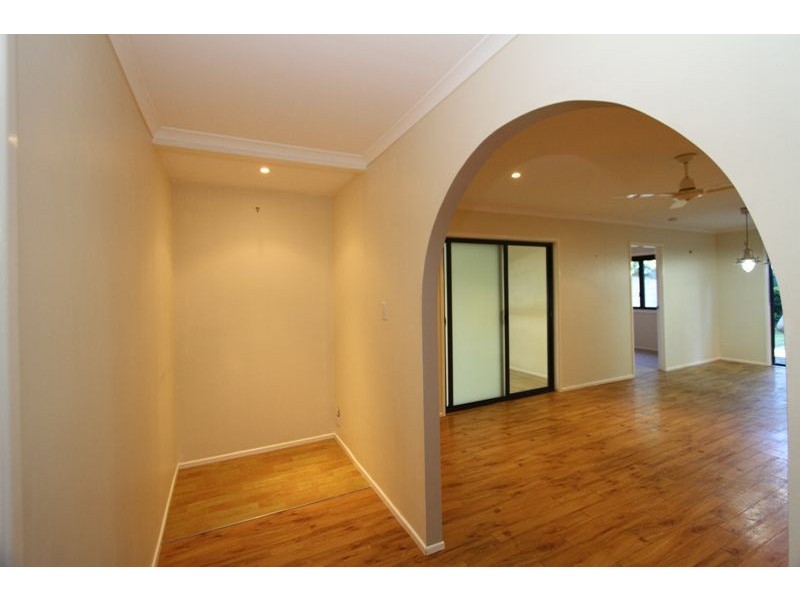 19 Richard Street, Urangan QLD 4655