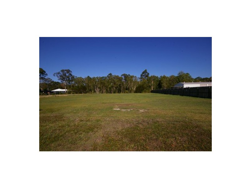 50 Hughes Road, Urangan QLD 4655