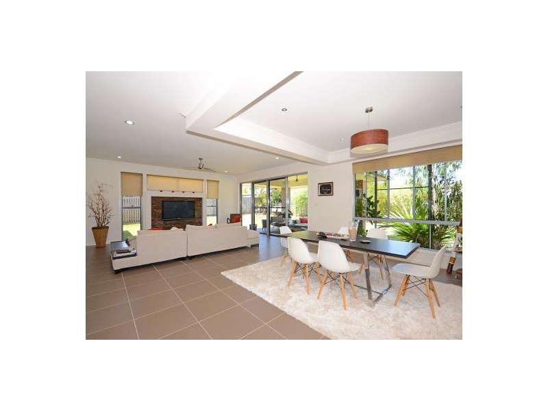 8 Dugong Avenue, Pialba QLD 4655
