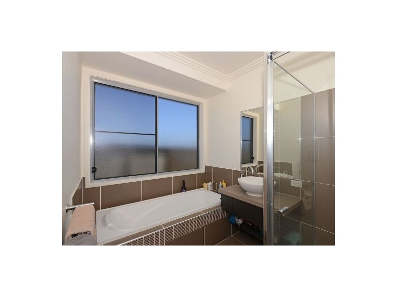 8 Dugong Avenue, Pialba QLD 4655