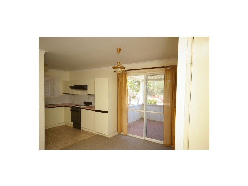 6 Morobe Street, Kawungan QLD 4655