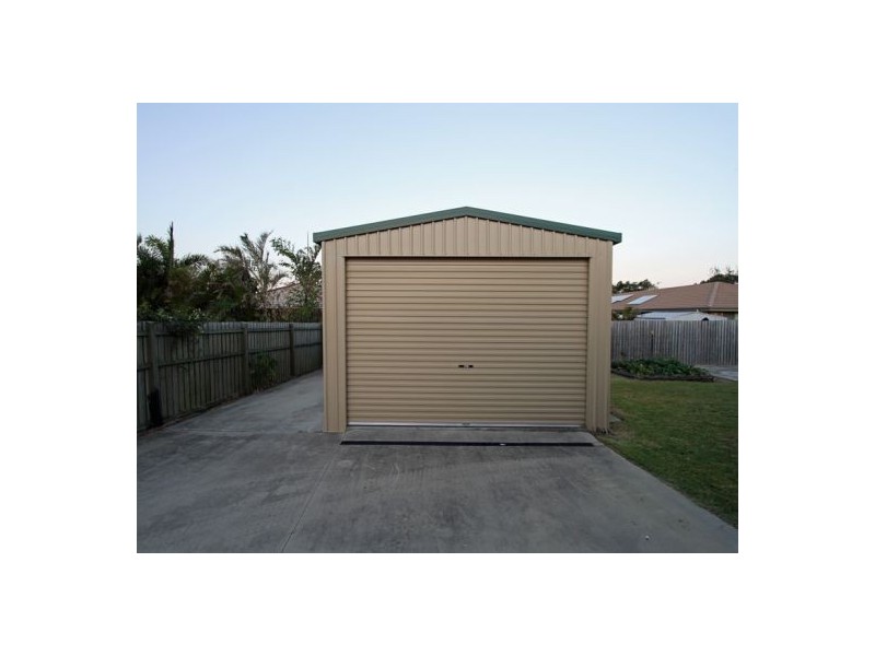 12 Topaz Circuit, Urangan QLD 4655