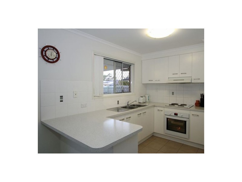 12 Topaz Circuit, Urangan QLD 4655