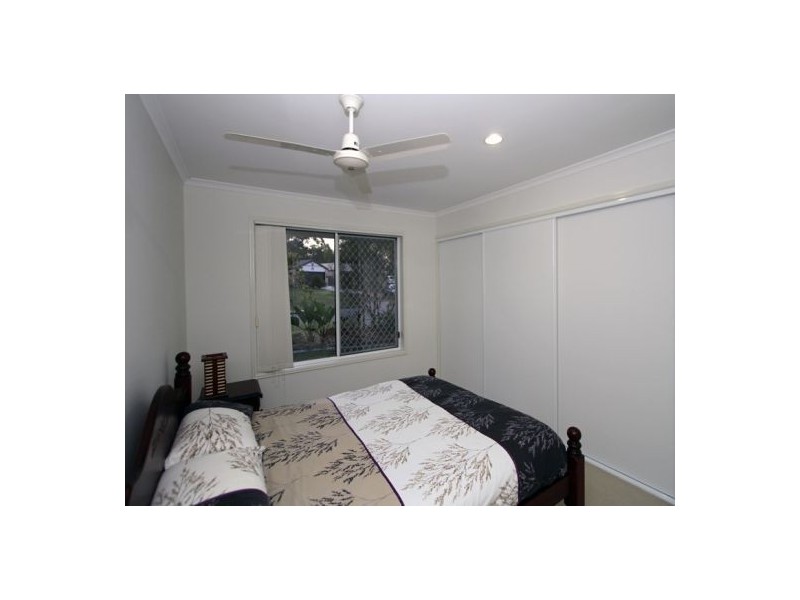 12 Topaz Circuit, Urangan QLD 4655