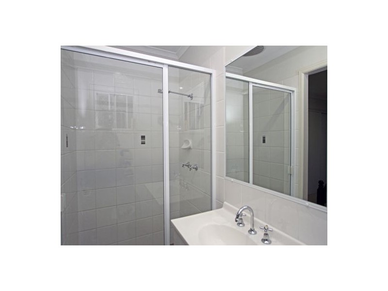 12 Topaz Circuit, Urangan QLD 4655