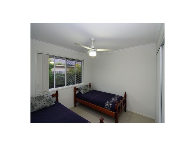 12 Topaz Circuit, Urangan QLD 4655