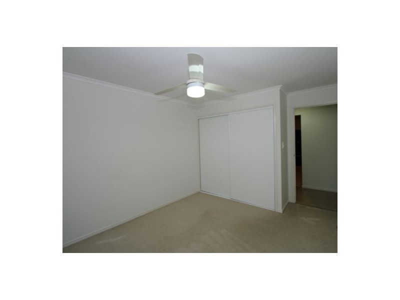 12 Topaz Circuit, Urangan QLD 4655