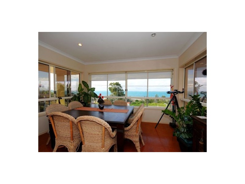 99 Esplanade, Point Vernon QLD 4655