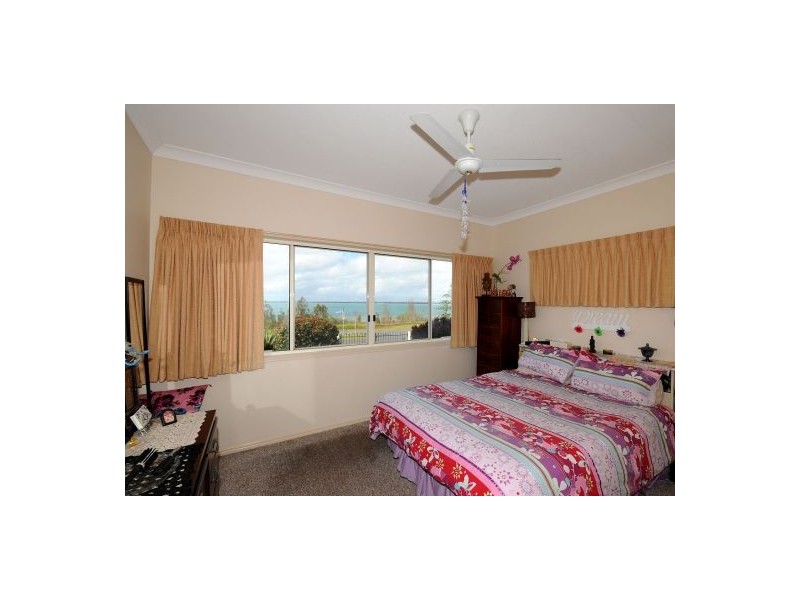 99 Esplanade, Point Vernon QLD 4655