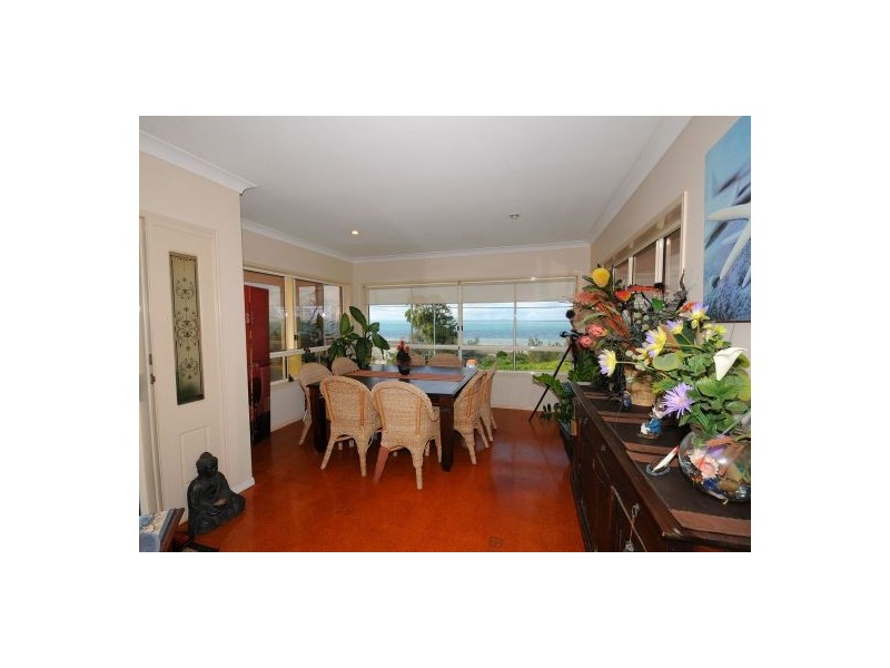 99 Esplanade, Point Vernon QLD 4655