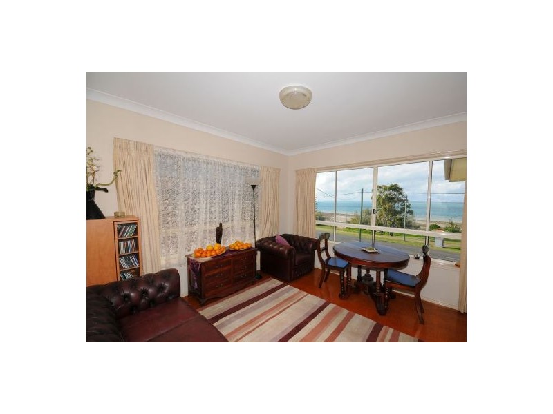 99 Esplanade, Point Vernon QLD 4655